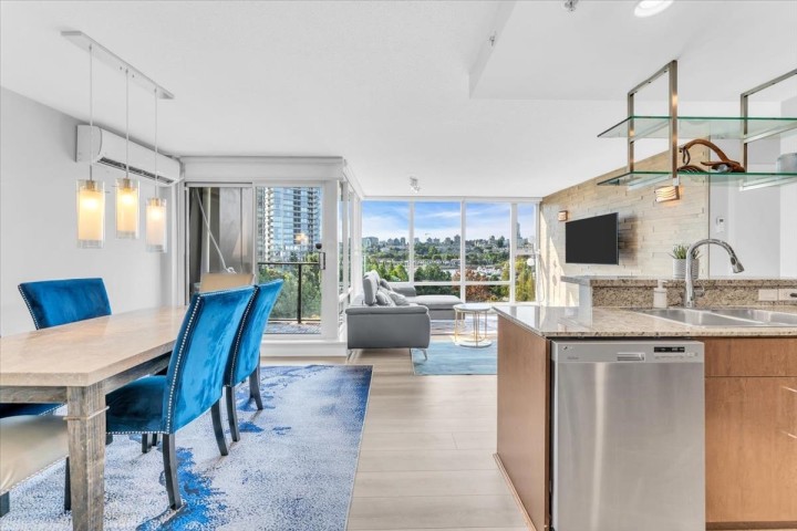 Photo 2 at 705 - 583 Beach Crescent, Yaletown, Vancouver West