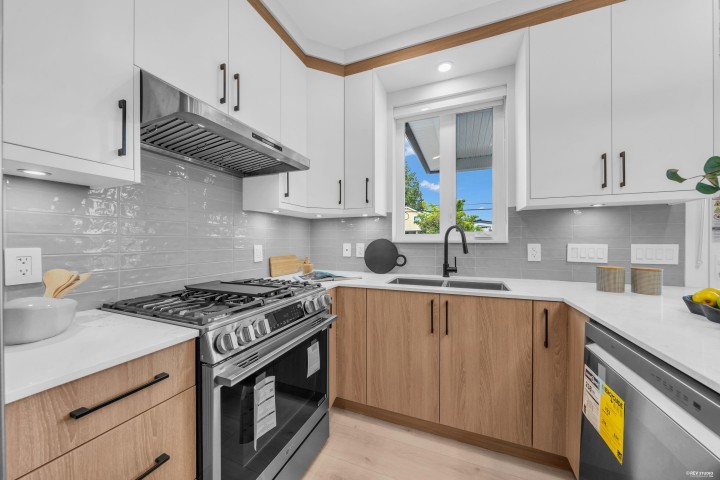 Photo 11 at 2743 Mcgill Street, Hastings Sunrise, Vancouver East