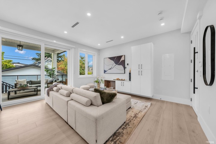 Photo 4 at 2743 Mcgill Street, Hastings Sunrise, Vancouver East