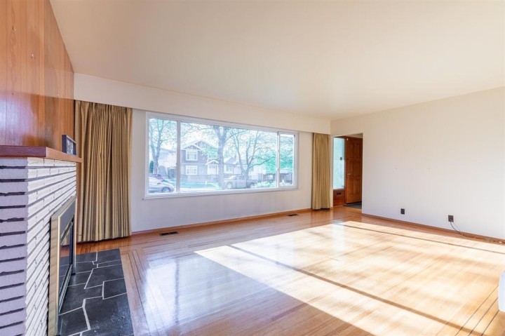Photo 2 at 5482 Rhodes Street, Collingwood VE, Vancouver East