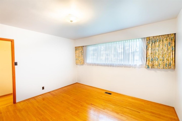 Photo 14 at 5482 Rhodes Street, Collingwood VE, Vancouver East