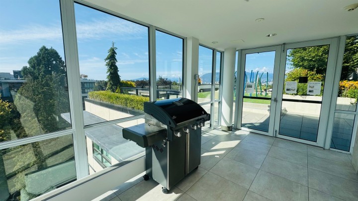 Photo 14 at 303 - 4408 Cambie Street, Cambie, Vancouver West
