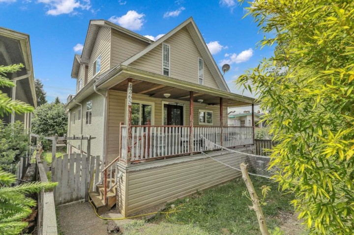Photo 1 at 4265 Slocan Street, Renfrew Heights, Vancouver East