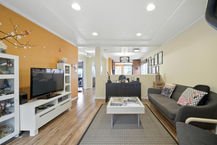 Photo 5 at 966 E 64th Avenue, South Vancouver, Vancouver East