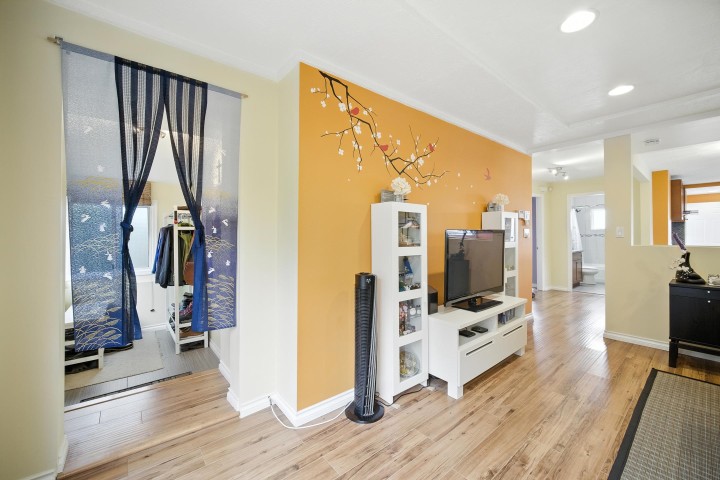 Photo 4 at 966 E 64th Avenue, South Vancouver, Vancouver East