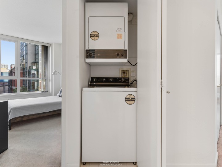 Photo 23 at 705 - 388 Drake Street, Yaletown, Vancouver West