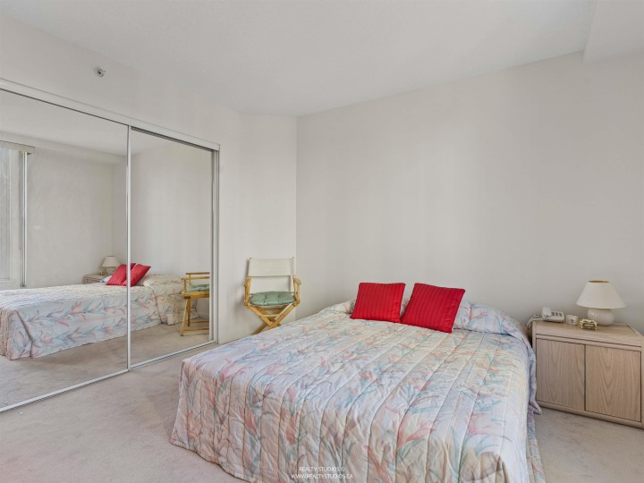 Photo 13 at 705 - 388 Drake Street, Yaletown, Vancouver West