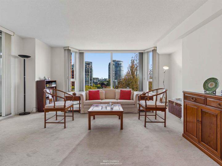 Photo 5 at 705 - 388 Drake Street, Yaletown, Vancouver West