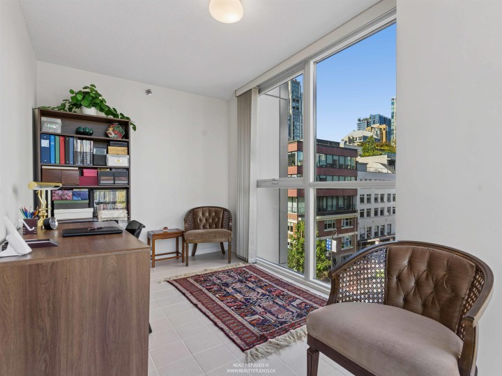 Photo 9 at 705 - 388 Drake Street, Yaletown, Vancouver West