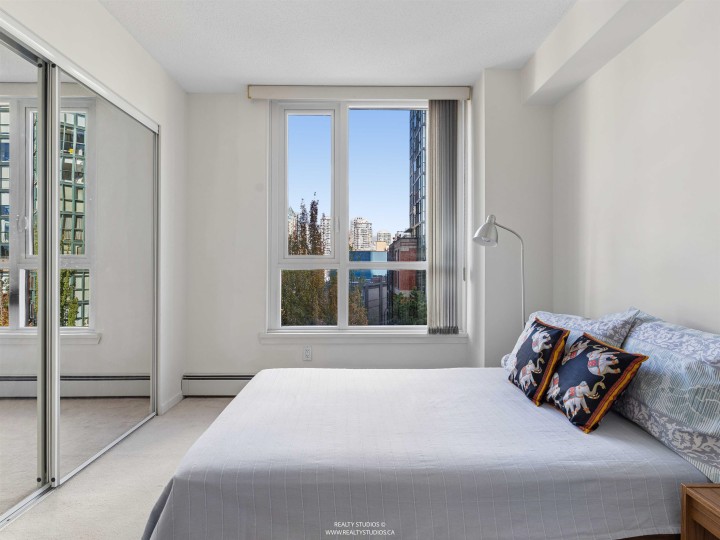 Photo 19 at 705 - 388 Drake Street, Yaletown, Vancouver West