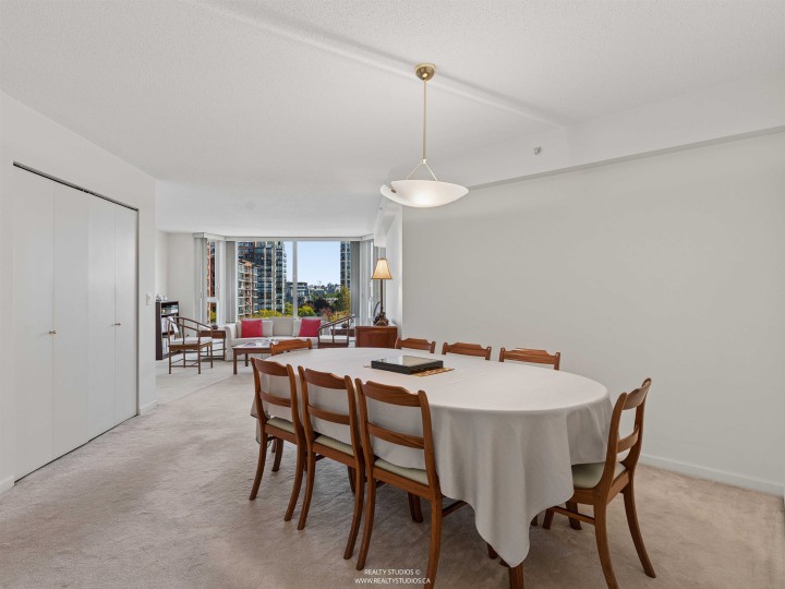 Photo 4 at 705 - 388 Drake Street, Yaletown, Vancouver West