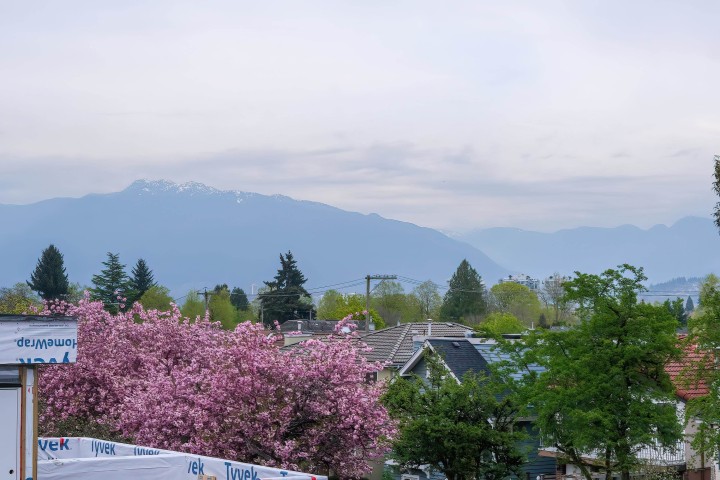 Photo 5 at 1 - 5595 Fleming Street, Knight, Vancouver East