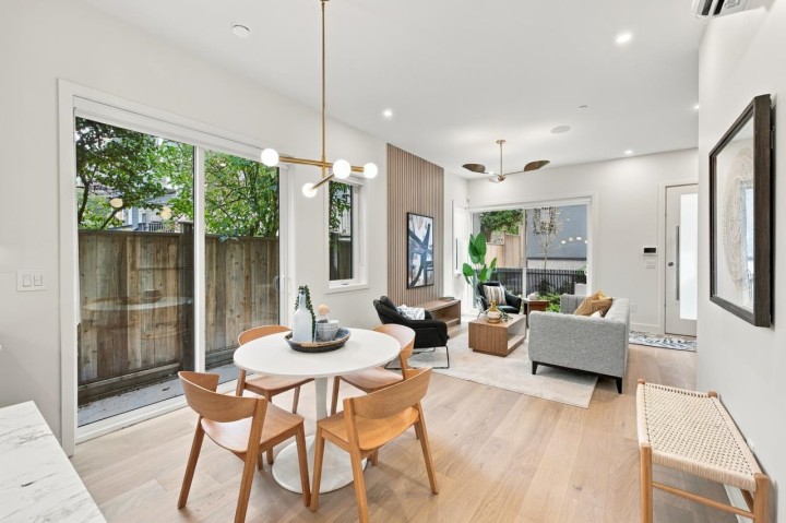 Photo 6 at 2 - 2509 Kitchener Street, Renfrew VE, Vancouver East