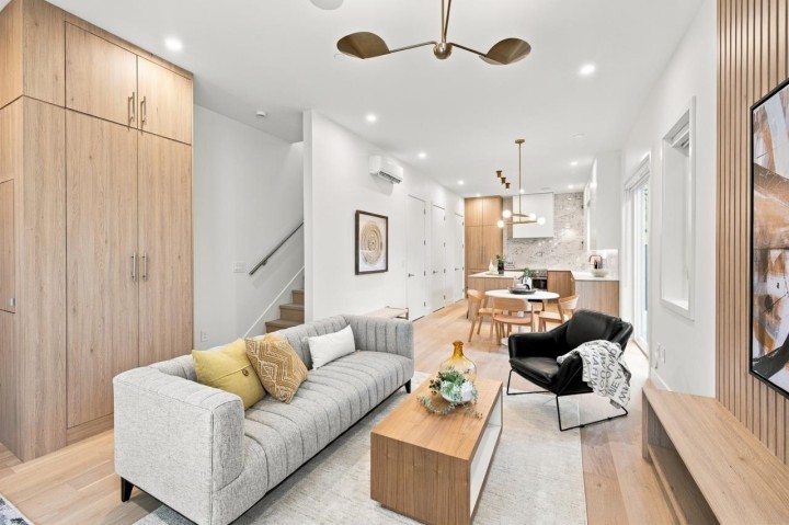 Photo 3 at 2 - 2509 Kitchener Street, Renfrew VE, Vancouver East