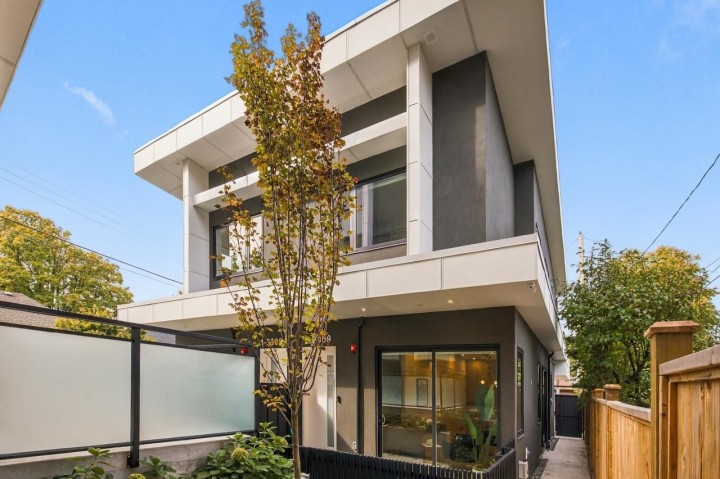 Photo 1 at 2 - 2509 Kitchener Street, Renfrew VE, Vancouver East