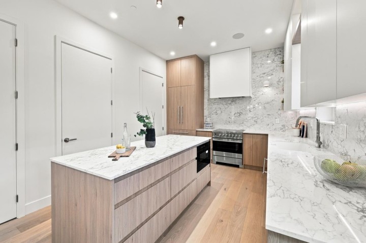 Photo 9 at 2 - 2509 Kitchener Street, Renfrew VE, Vancouver East