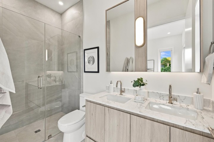Photo 18 at 2 - 2509 Kitchener Street, Renfrew VE, Vancouver East