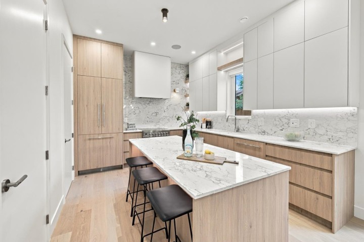 Photo 8 at 2 - 2509 Kitchener Street, Renfrew VE, Vancouver East