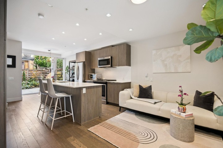 Photo 6 at 13 - 531 E 16th Avenue, Mount Pleasant VE, Vancouver East