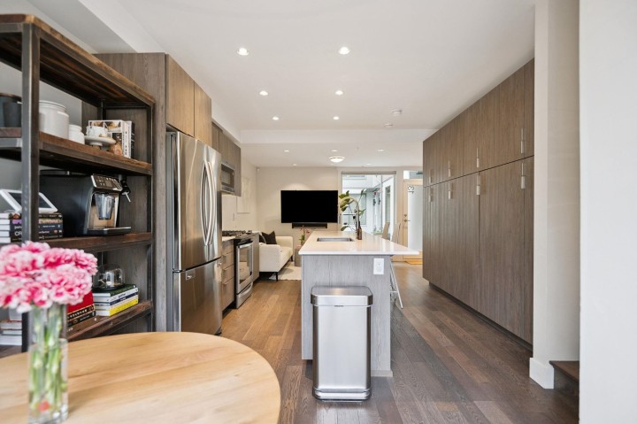 Photo 13 at 13 - 531 E 16th Avenue, Mount Pleasant VE, Vancouver East