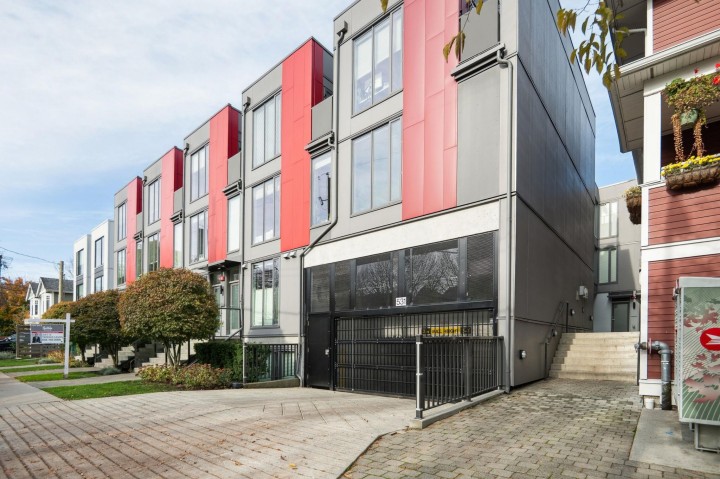 Photo 1 at 13 - 531 E 16th Avenue, Mount Pleasant VE, Vancouver East