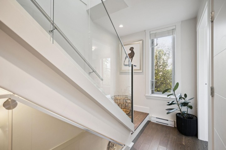 Photo 5 at 13 - 531 E 16th Avenue, Mount Pleasant VE, Vancouver East
