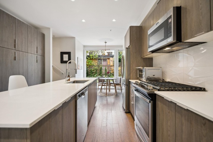 Photo 9 at 13 - 531 E 16th Avenue, Mount Pleasant VE, Vancouver East