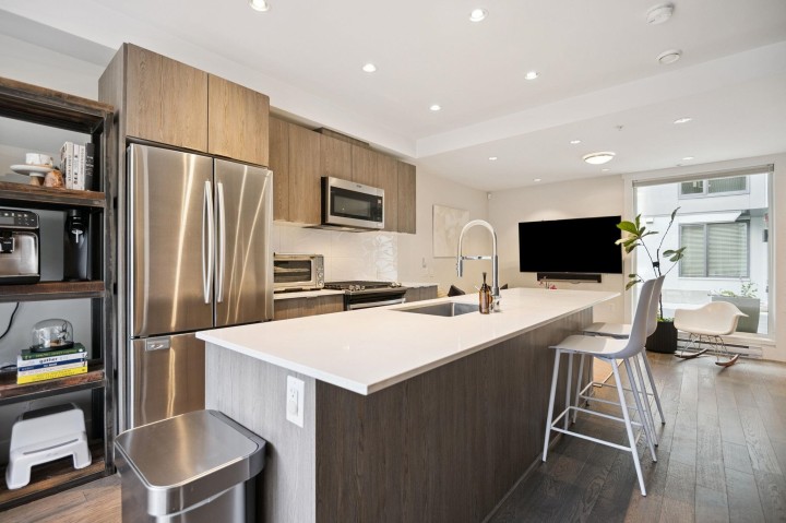Photo 15 at 13 - 531 E 16th Avenue, Mount Pleasant VE, Vancouver East