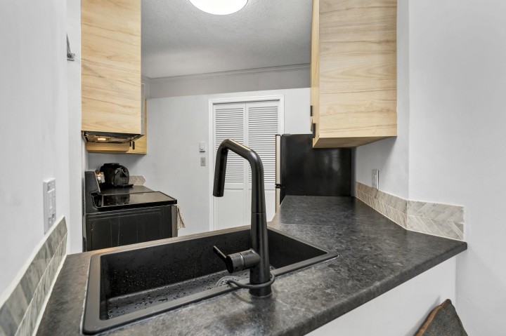 Photo 12 at 107 - 1100 W 7th Avenue, Fairview VW, Vancouver West