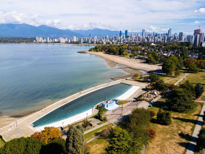Photo 1 at 303 - 2450 Cornwall Avenue, Kitsilano, Vancouver West
