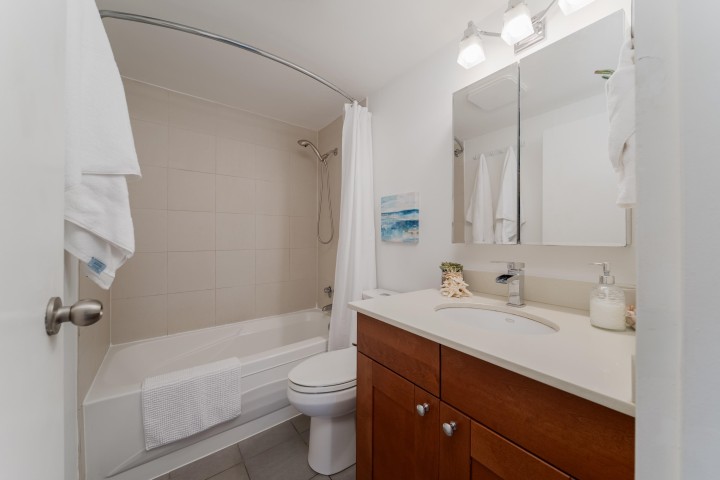 Photo 20 at 303 - 2450 Cornwall Avenue, Kitsilano, Vancouver West