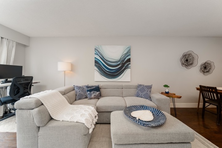 Photo 9 at 303 - 2450 Cornwall Avenue, Kitsilano, Vancouver West