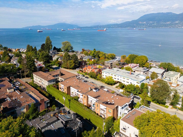 Photo 30 at 303 - 2450 Cornwall Avenue, Kitsilano, Vancouver West