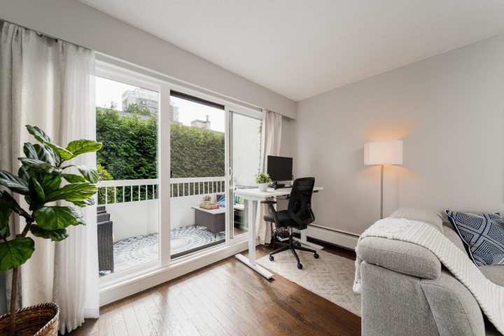 Photo 10 at 303 - 2450 Cornwall Avenue, Kitsilano, Vancouver West