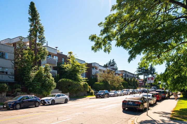 Photo 33 at 303 - 2450 Cornwall Avenue, Kitsilano, Vancouver West