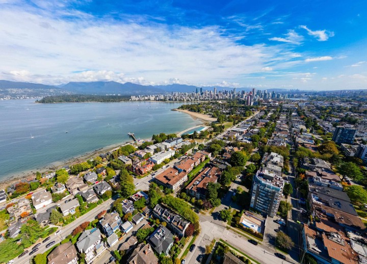 Photo 31 at 303 - 2450 Cornwall Avenue, Kitsilano, Vancouver West
