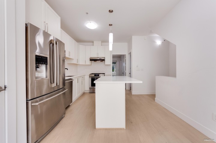 Photo 6 at 5835 Wales Street, Killarney VE, Vancouver East