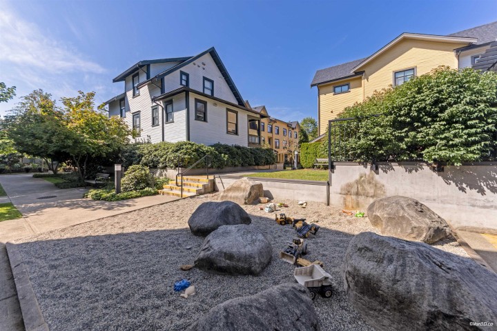 Photo 38 at 5835 Wales Street, Killarney VE, Vancouver East