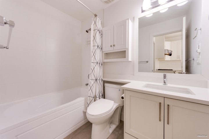 Photo 10 at 5835 Wales Street, Killarney VE, Vancouver East