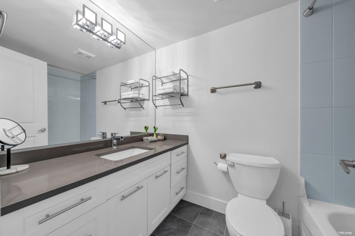 Photo 14 at 111 - 2040 Cornwall Avenue, Kitsilano, Vancouver West