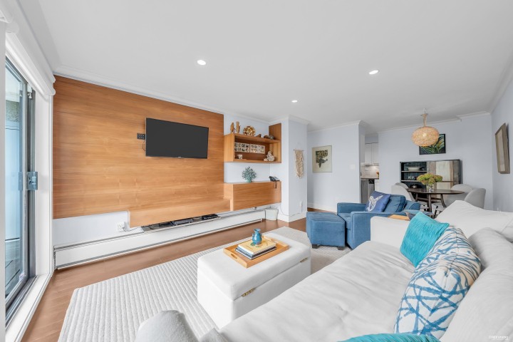 Photo 4 at 111 - 2040 Cornwall Avenue, Kitsilano, Vancouver West
