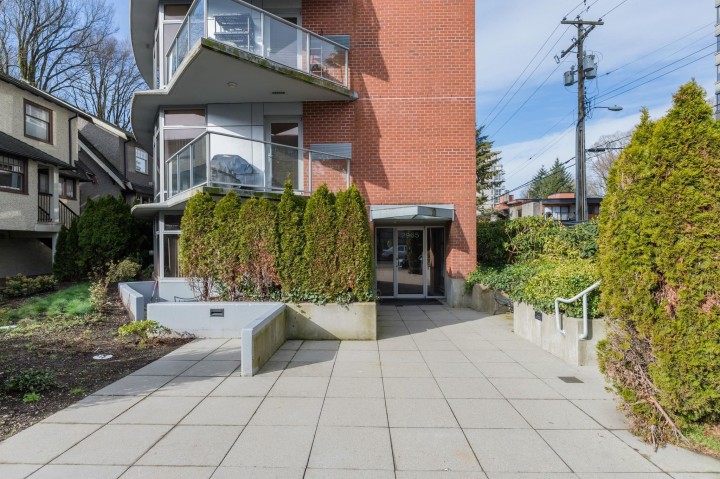Photo 2 at 902 - 2965 Fir Street, Fairview VW, Vancouver West