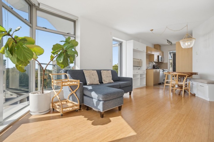 Photo 6 at 902 - 2965 Fir Street, Fairview VW, Vancouver West