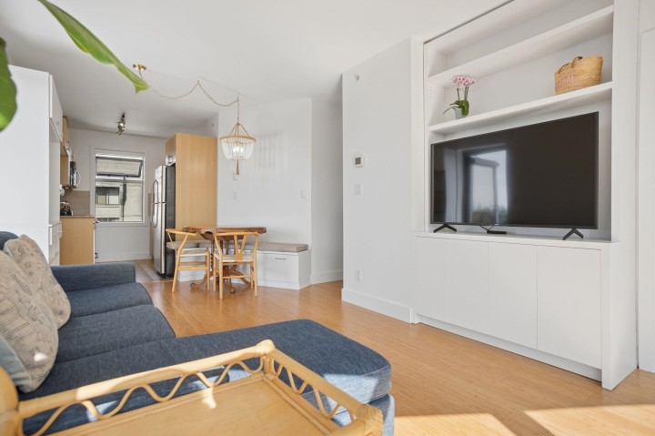 Photo 8 at 902 - 2965 Fir Street, Fairview VW, Vancouver West