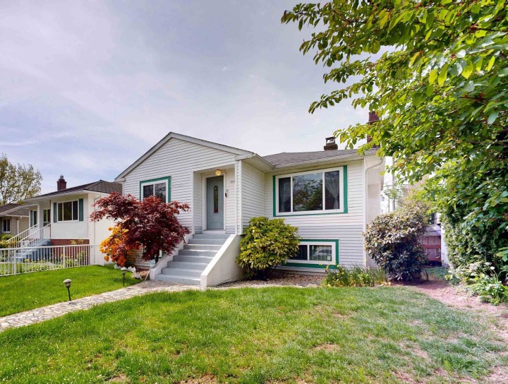 Photo 2 at 3157 Penticton Street, Renfrew Heights, Vancouver East