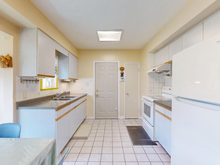 Photo 7 at 3157 Penticton Street, Renfrew Heights, Vancouver East