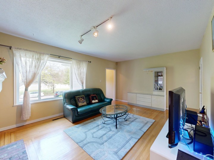 Photo 5 at 3157 Penticton Street, Renfrew Heights, Vancouver East
