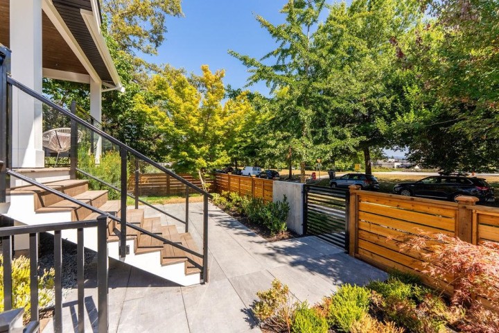 Photo 2 at 3233 Penticton Street, Renfrew Heights, Vancouver East
