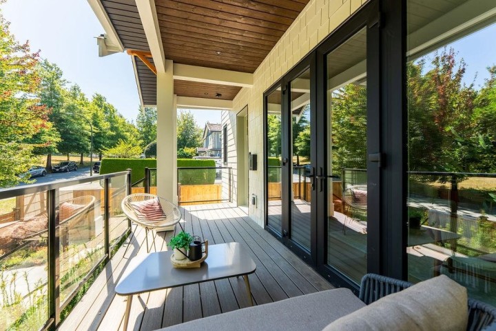 Photo 7 at 3233 Penticton Street, Renfrew Heights, Vancouver East