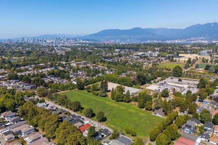 Photo 36 at 3233 Penticton Street, Renfrew Heights, Vancouver East